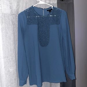 Cute blouse with lace detailing